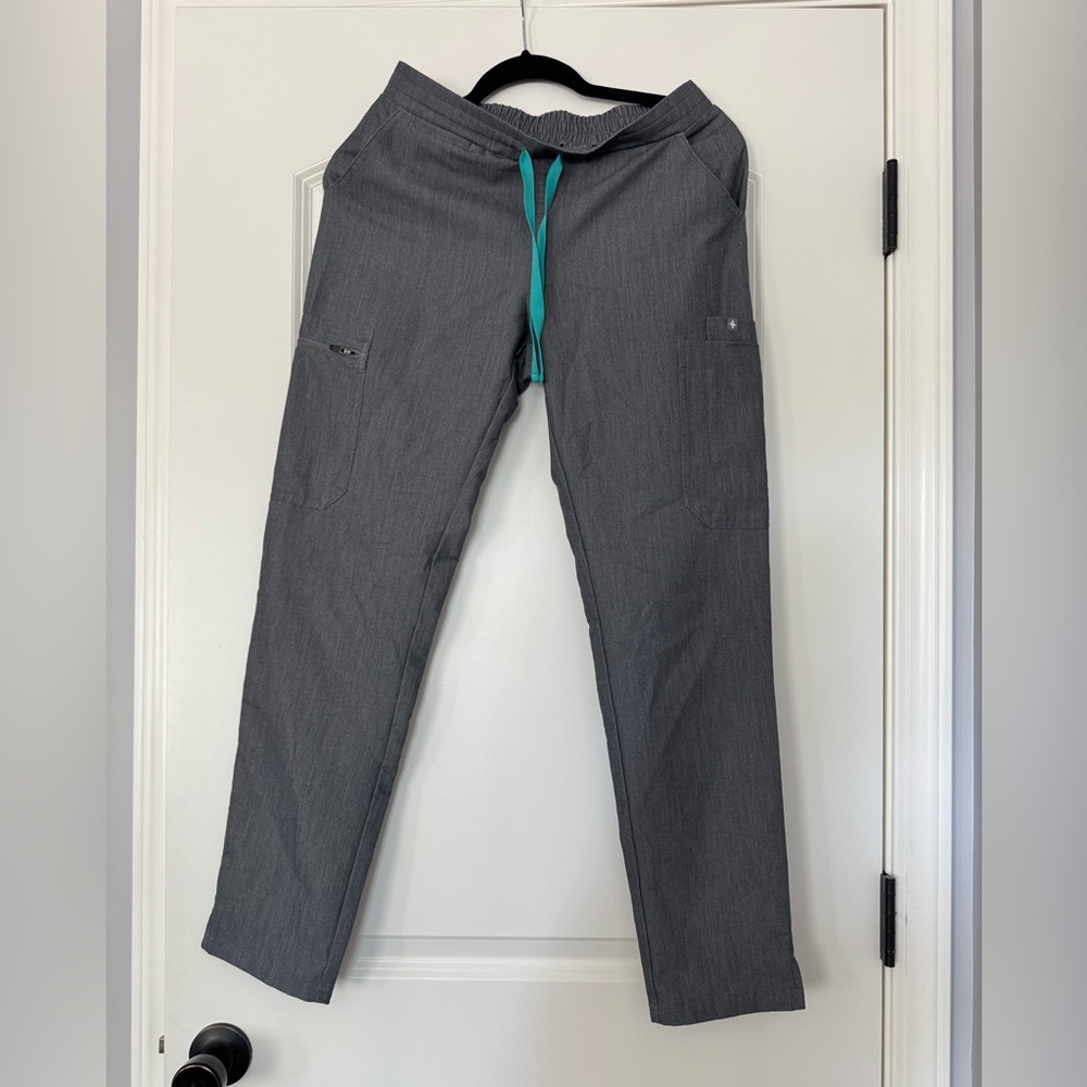 Figs yola graphite XS pants